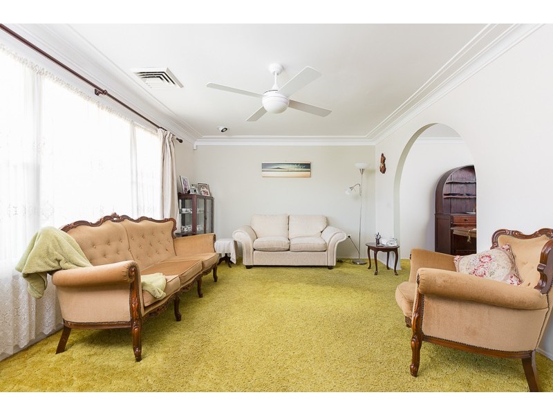 10 Goolagong Circuit, Mount Warrigal NSW 2528