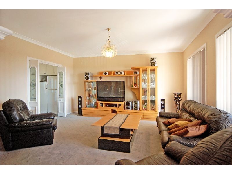 6 Denison Avenue, Barrack Heights NSW 2528