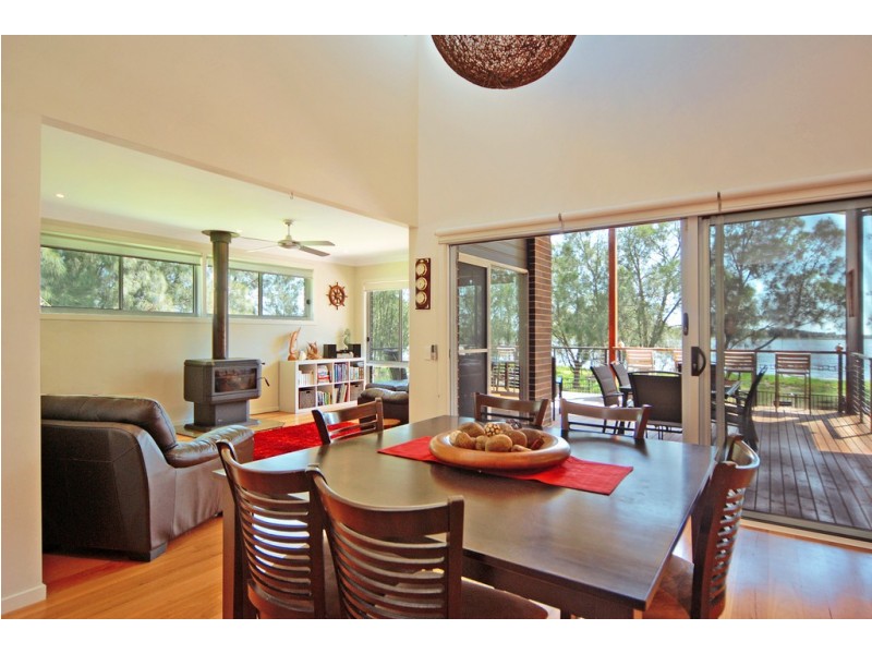 9 Kanahooka Street, Albion Park Rail NSW 2527
