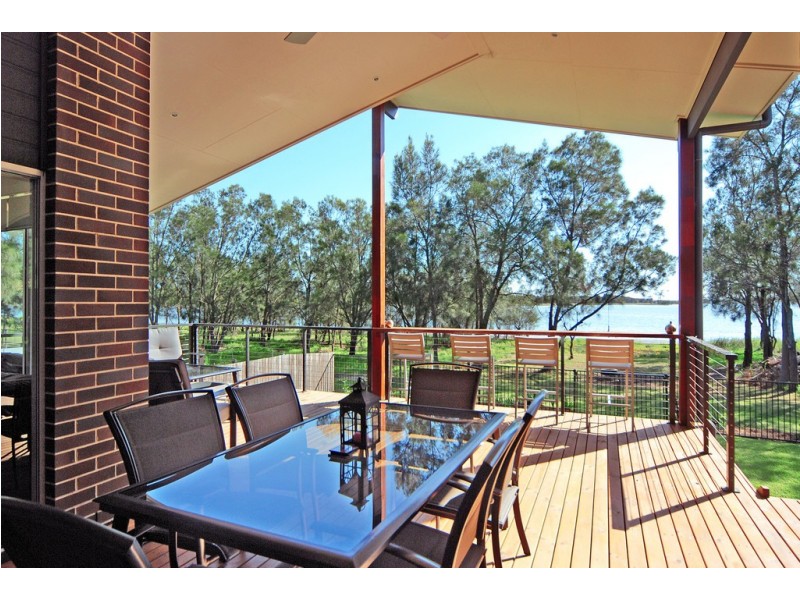 9 Kanahooka Street, Albion Park Rail NSW 2527