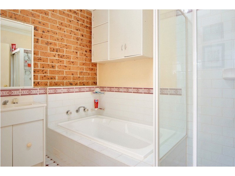 2/1A Stephanie Avenue, Warilla NSW 2528
