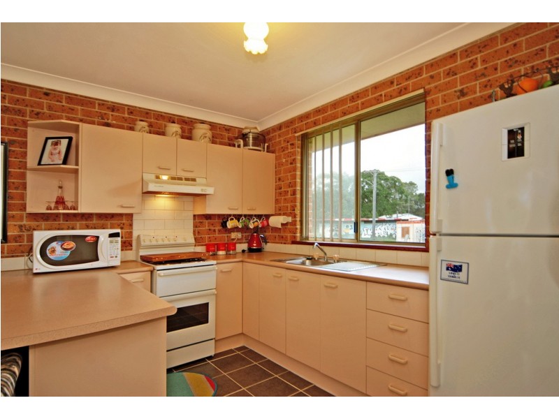 2/1A Stephanie Avenue, Warilla NSW 2528