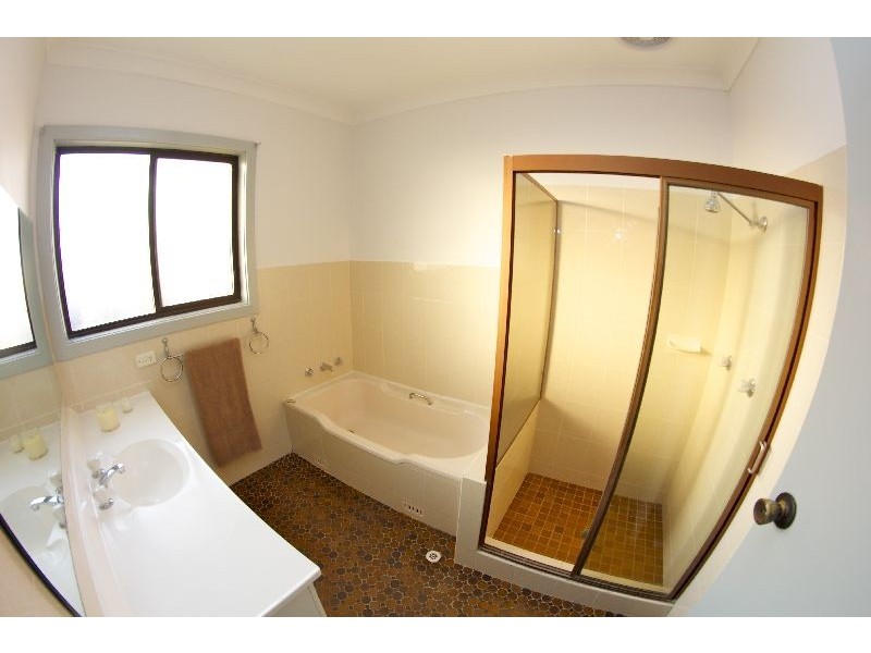 40 Porter Avenue, Mount Warrigal NSW 2528