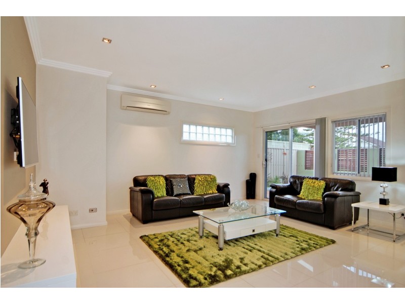 10 Bellevue Avenue, Warilla NSW 2528