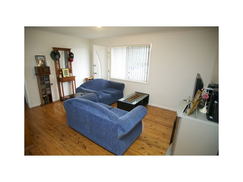12 Rowley Avenue, Mount Warrigal NSW 2528