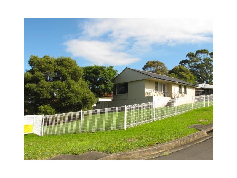 12 Rowley Avenue, Mount Warrigal NSW 2528