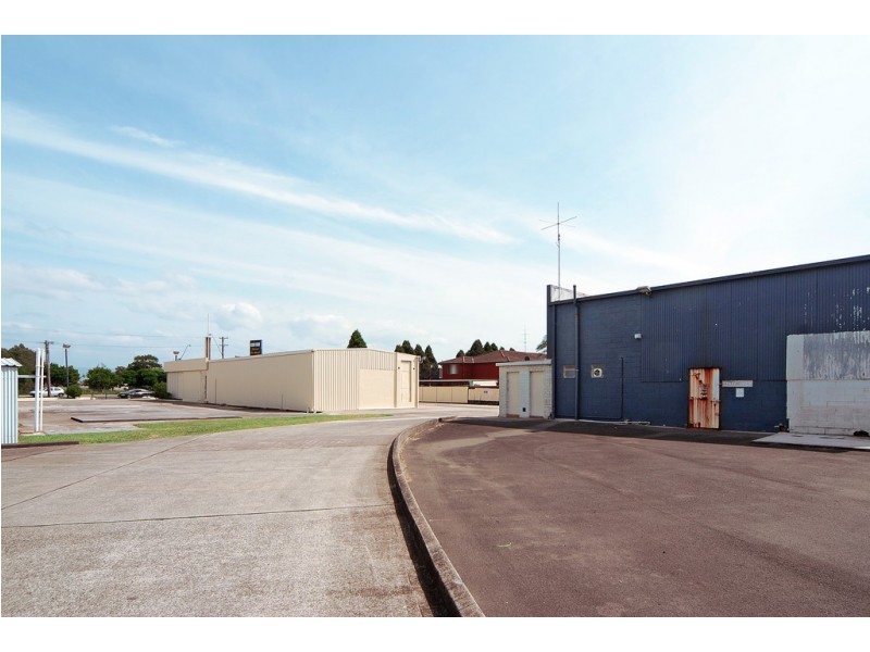 25 Grove Circuit, Lake Illawarra NSW 2528