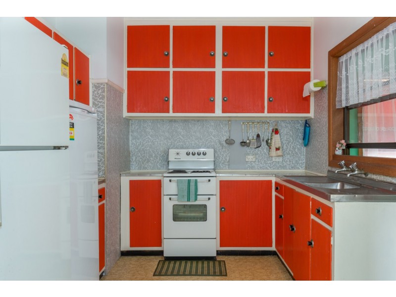 6 Acacia Street, Windang NSW 2528