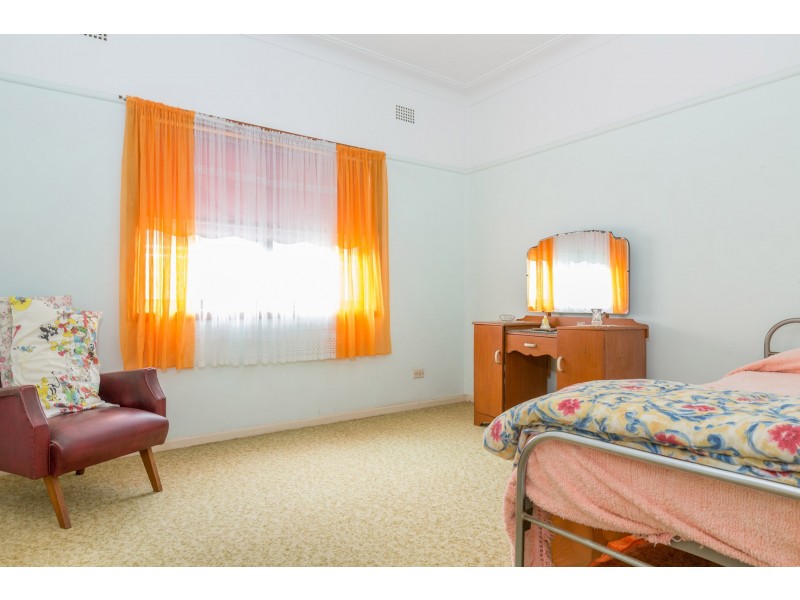 6 Acacia Street, Windang NSW 2528