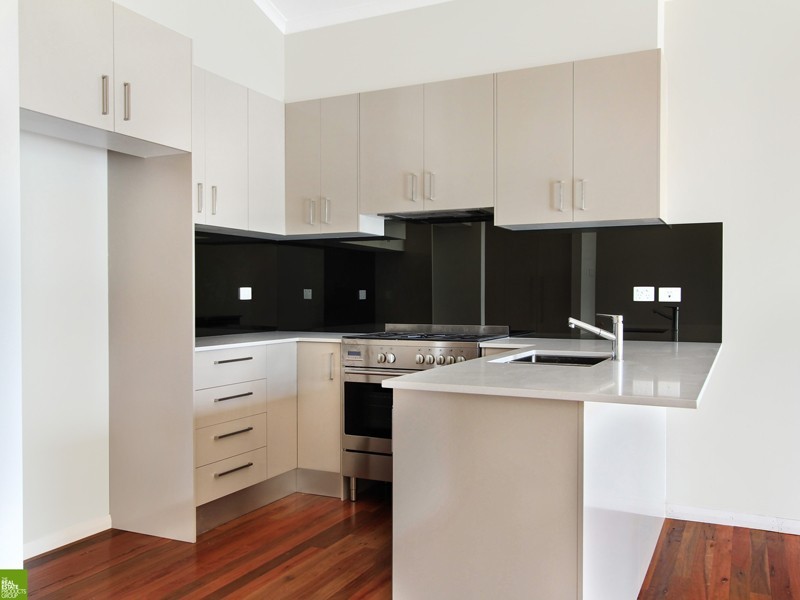 1 The Esplanade, Oak Flats NSW 2529
