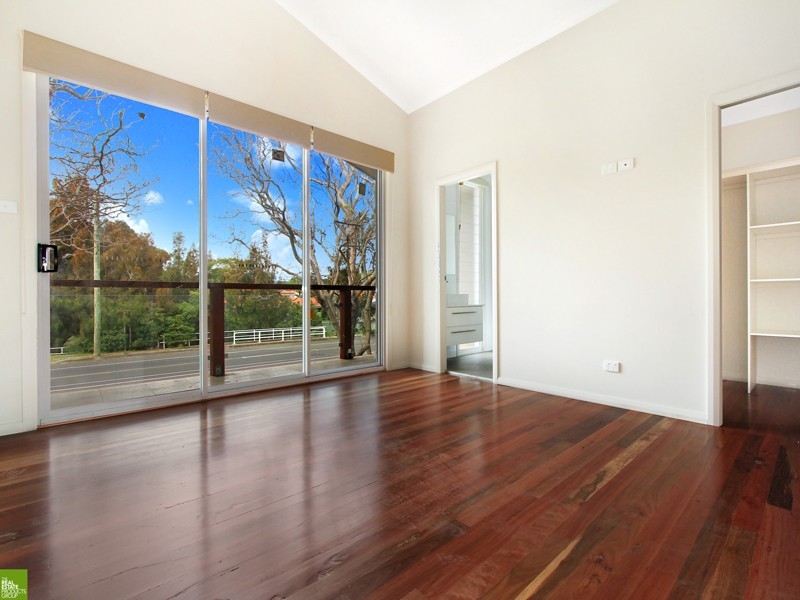1 The Esplanade, Oak Flats NSW 2529