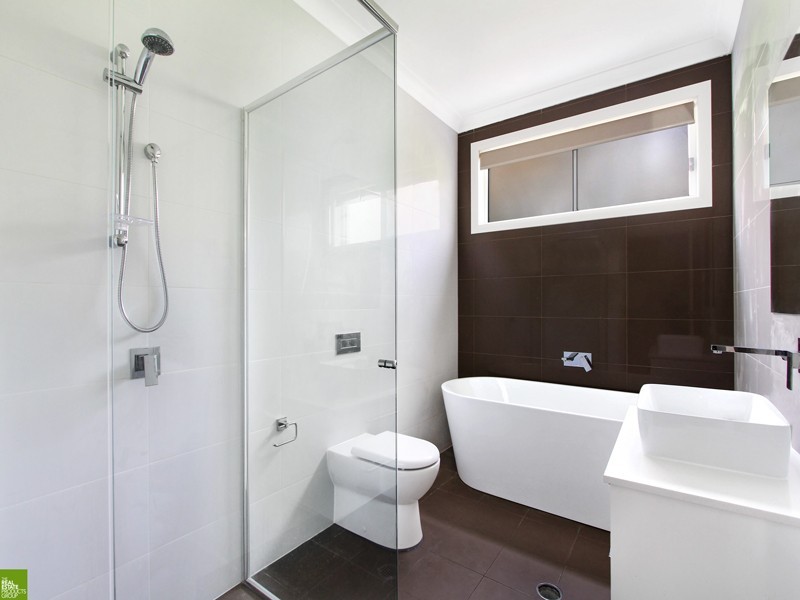 1 The Esplanade, Oak Flats NSW 2529