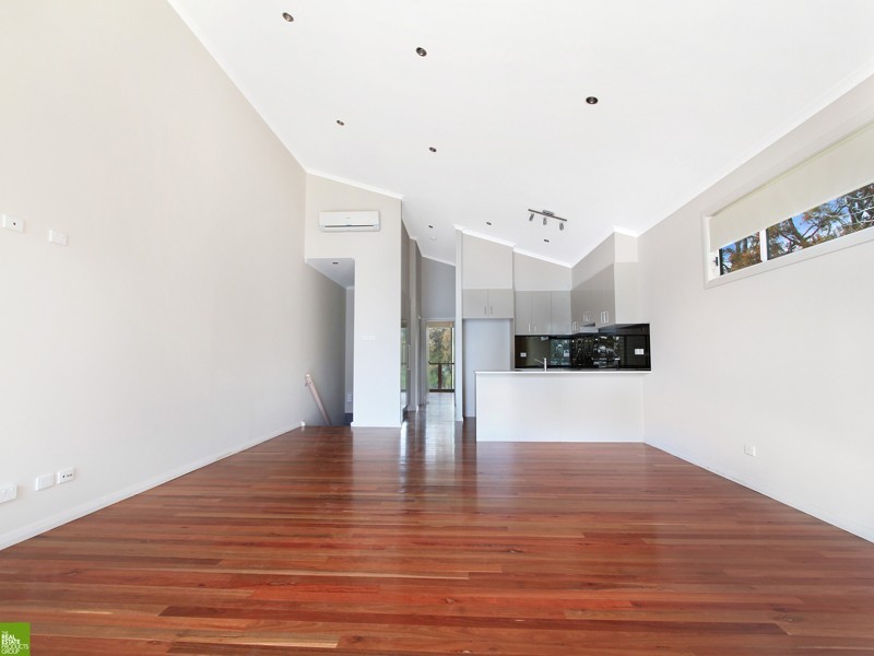1 The Esplanade, Oak Flats NSW 2529