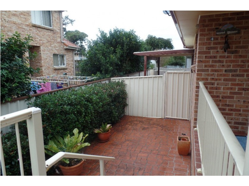 4/30 Pur Pur Avenue, Lake Illawarra NSW 2528