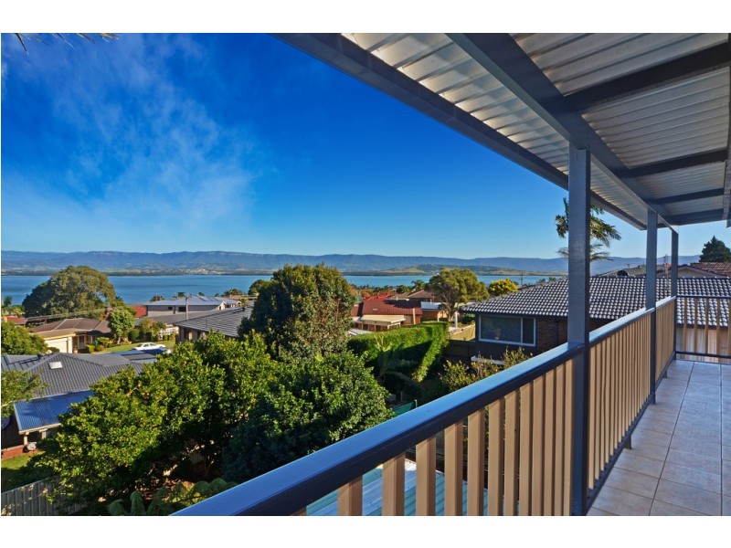32 Shipton Crescent, Mount Warrigal NSW 2528