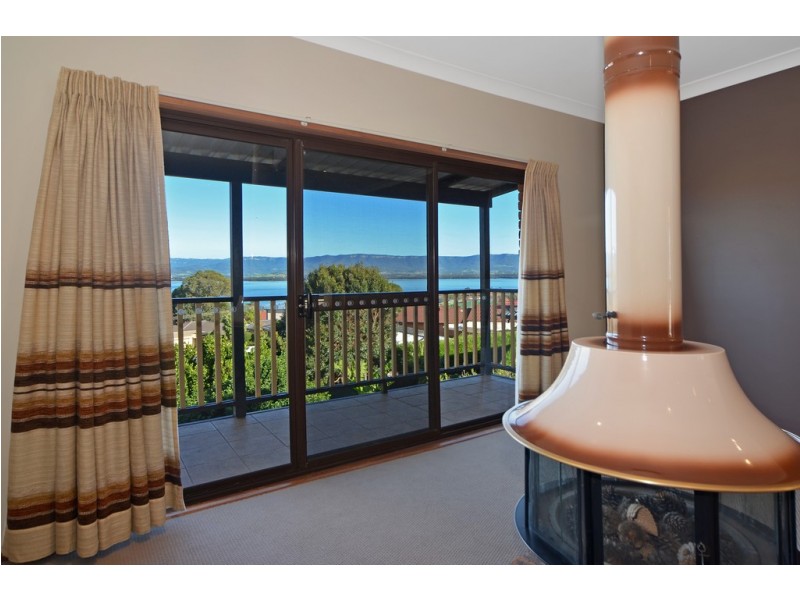 32 Shipton Crescent, Mount Warrigal NSW 2528