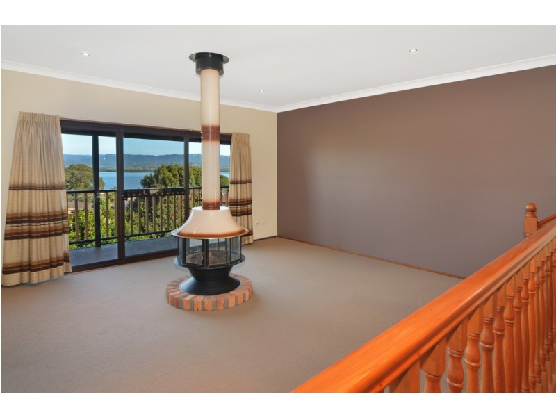 32 Shipton Crescent, Mount Warrigal NSW 2528