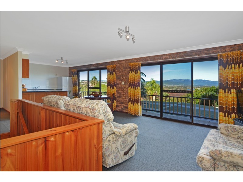 32 Shipton Crescent, Mount Warrigal NSW 2528