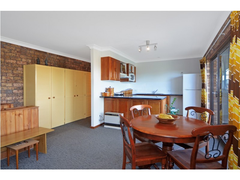 32 Shipton Crescent, Mount Warrigal NSW 2528