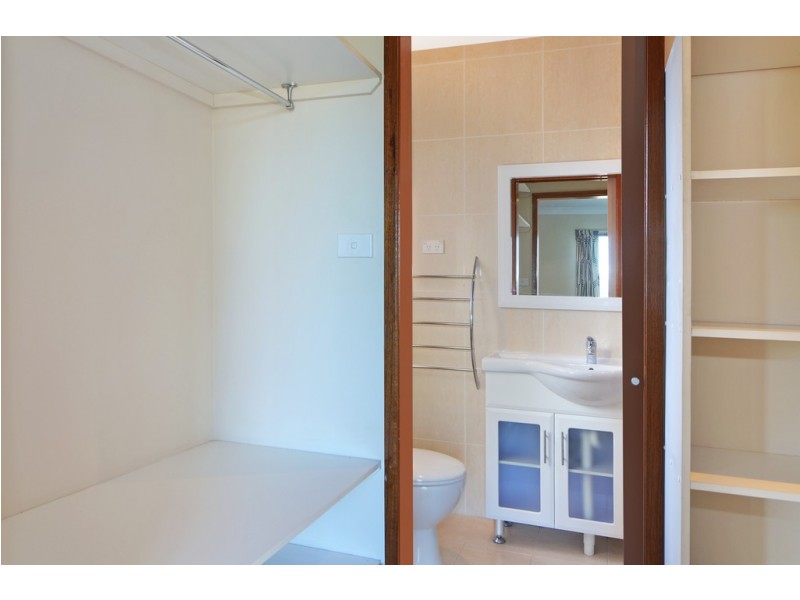 32 Shipton Crescent, Mount Warrigal NSW 2528