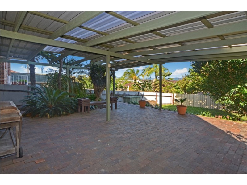 32 Shipton Crescent, Mount Warrigal NSW 2528