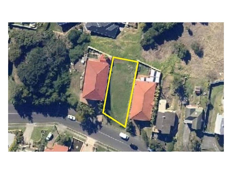 310 Flagstaff Road, Lake Heights NSW 2502