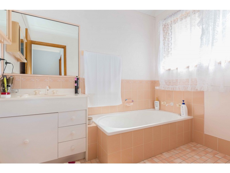 6/11 Grove Circuit, Lake Illawarra NSW 2528