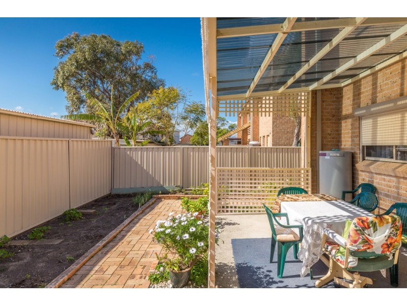 6/11 Grove Circuit, Lake Illawarra NSW 2528