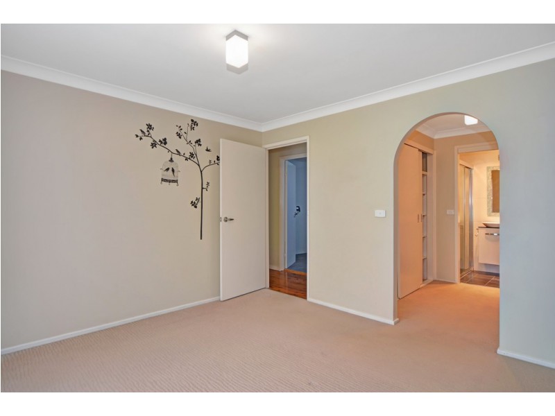 4 Kerry Close, Barrack Heights NSW 2528