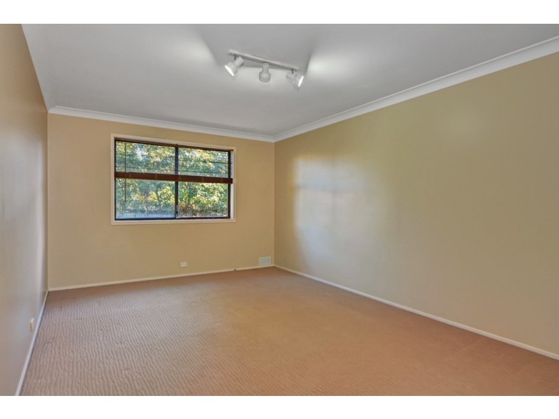 4 Kerry Close, Barrack Heights NSW 2528