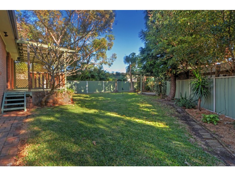 4 Kerry Close, Barrack Heights NSW 2528