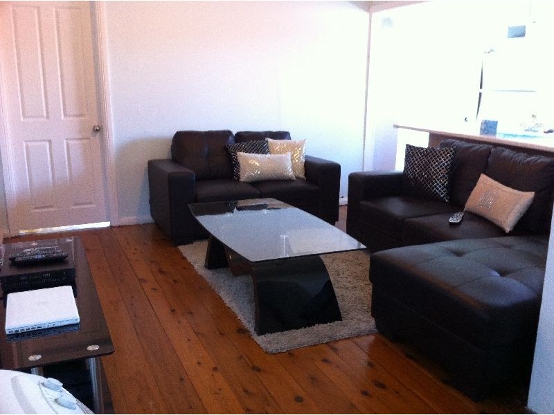 24 Jarvie Road, Cringila NSW 2502