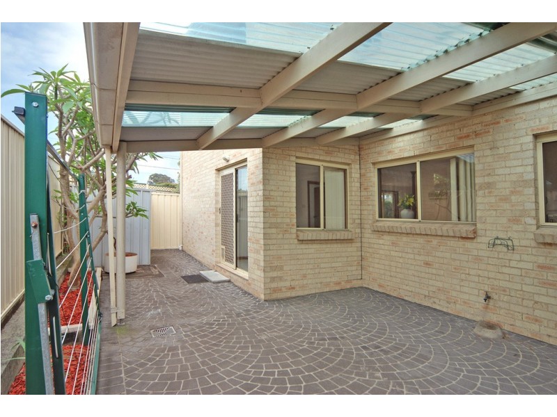 1/37 Central Avenue, Oak Flats NSW 2529