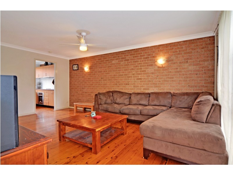 2/36 Roberts Avenue, Barrack Heights NSW 2528