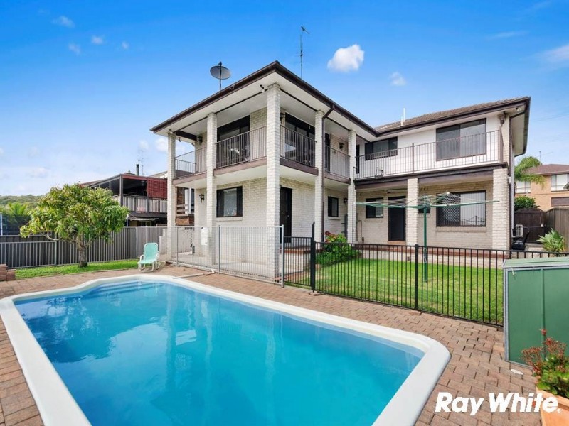 15 Loftus Drive, Barrack Heights NSW 2528