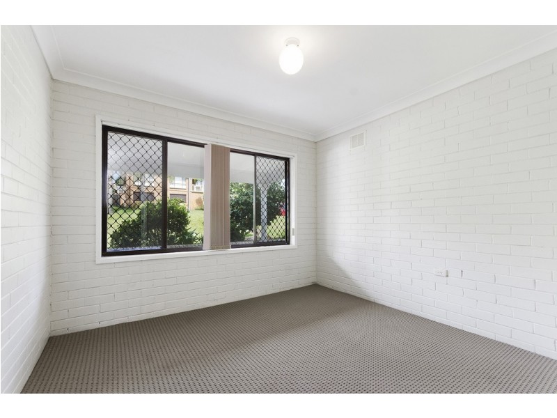 15 Loftus Drive, Barrack Heights NSW 2528