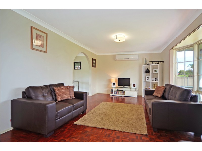 127 Pur Pur Avenue, Lake Illawarra NSW 2528