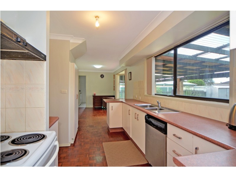 127 Pur Pur Avenue, Lake Illawarra NSW 2528