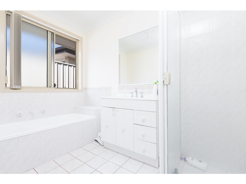 8 The Billabong, Albion Park NSW 2527