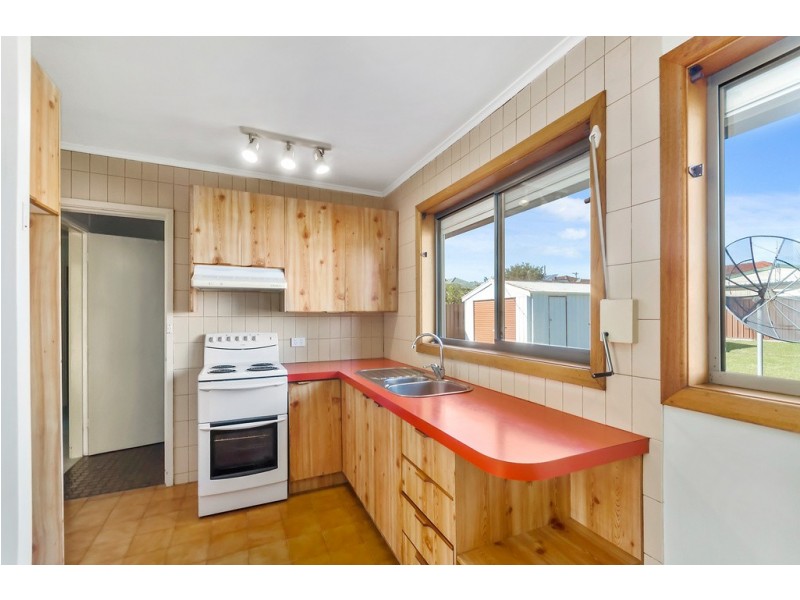 7 Pleasant Avenue, Warilla NSW 2528