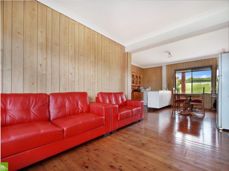 32 Hurry Crescent, Warrawong NSW 2502