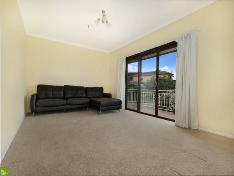 32 Hurry Crescent, Warrawong NSW 2502