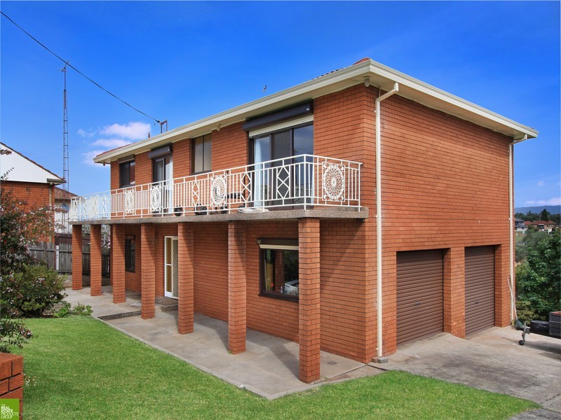 32 Hurry Crescent, Warrawong NSW 2502