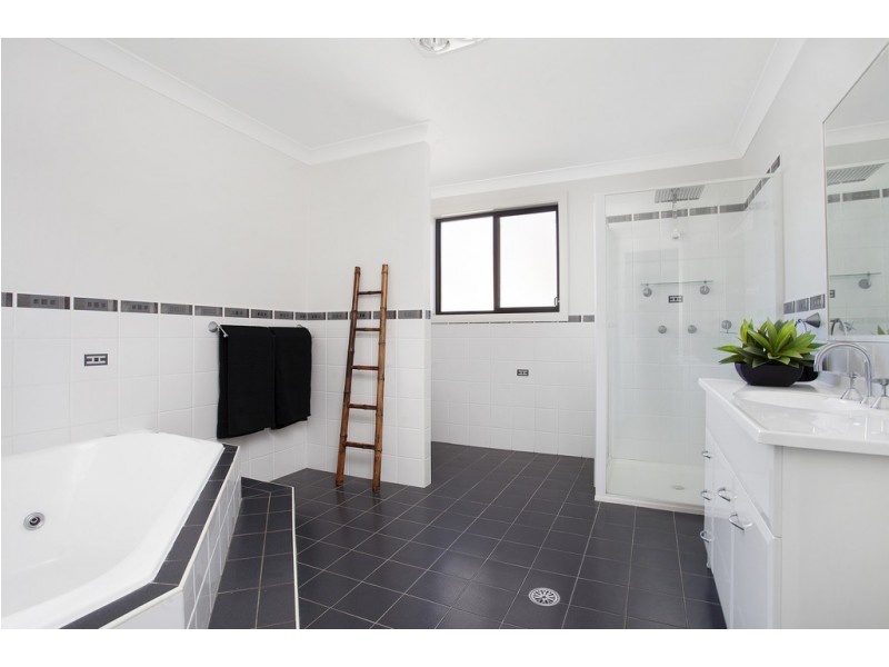 34 Eucumbene Avenue, Flinders NSW 2529