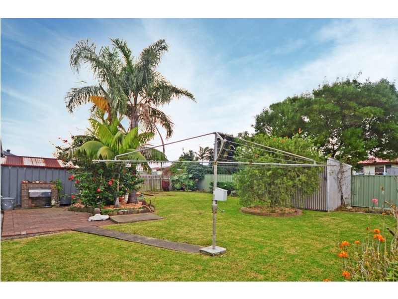 10 Walters Street, Warilla NSW 2528
