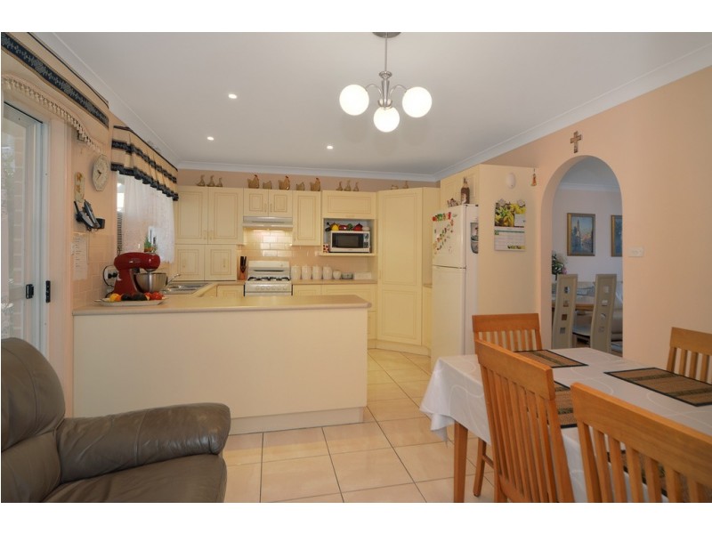 1/2 Kianga Close, Flinders NSW 2529