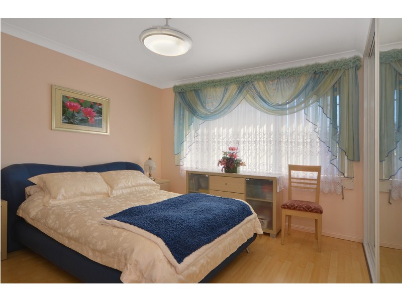 1/2 Kianga Close, Flinders NSW 2529