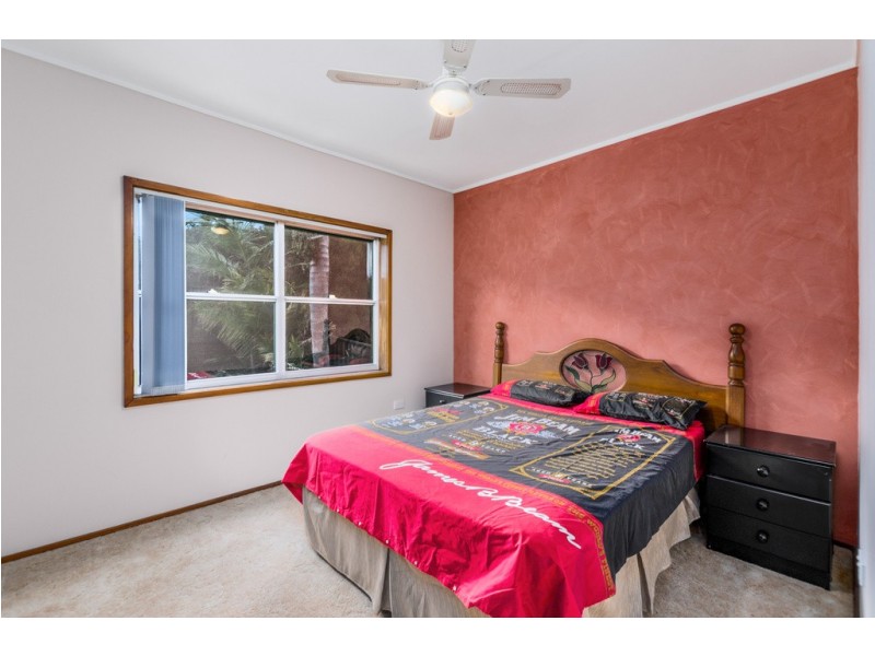 17 Bruce Avenue, Mount Warrigal NSW 2528