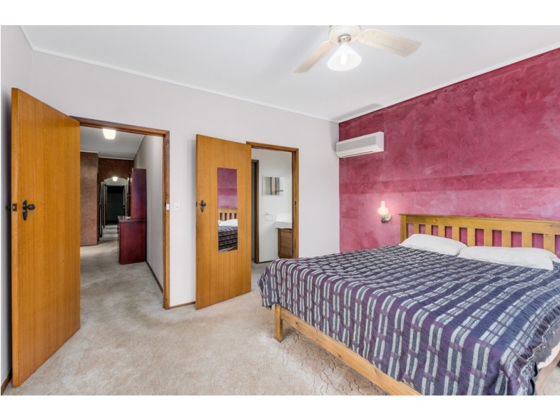 17 Bruce Avenue, Mount Warrigal NSW 2528