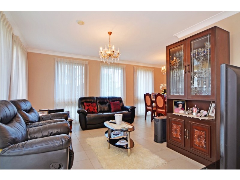 71 Pur Pur Avenue, Lake Illawarra NSW 2528